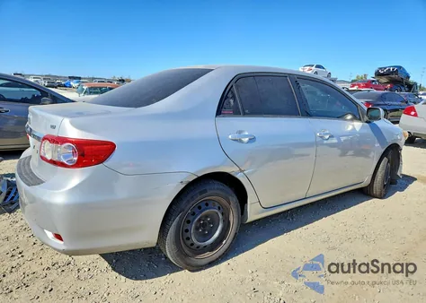 2013 Toyota Corolla Base z USA, uszkodzony, nr VIN 5YFBU4EE4DP152531